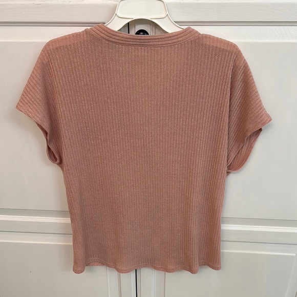 Listicle Women's Pink Button-Down Top. Size M. Great condition. - Picture 5 of 5